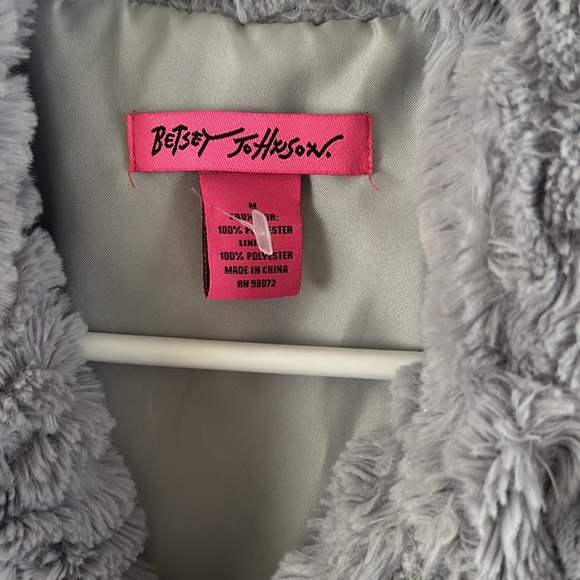 Betsy Johnson Gray fuzzy vest - Picture 2 of 4